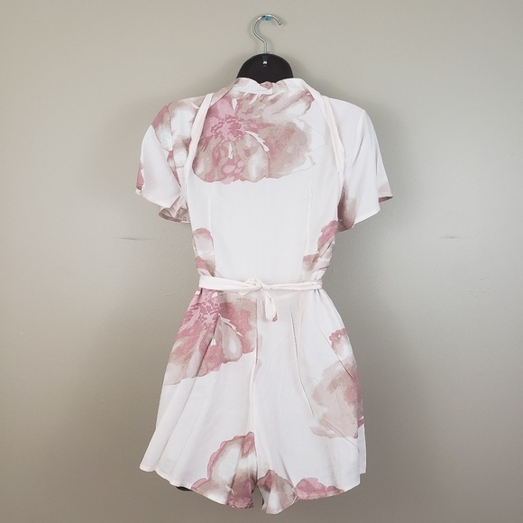 *Last One* B2G1 Floral Print Romper - Picture 6 of 6